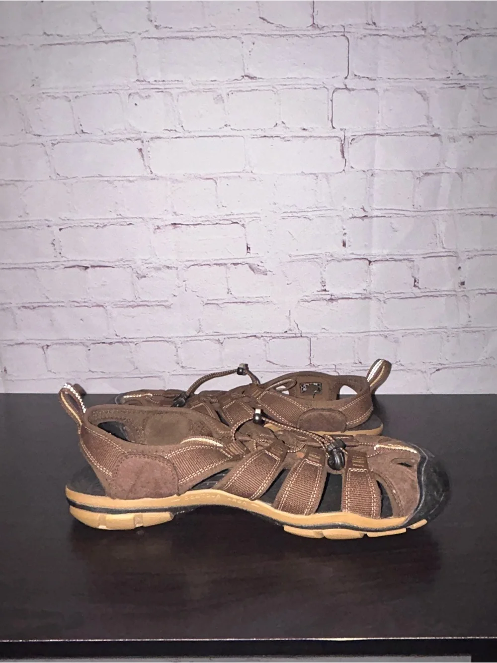 Keen Newport closed toe sandals men’s size 9